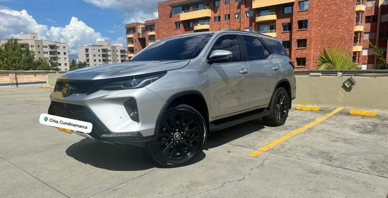Toyota Fortuner SRV 2024 - imagen 1