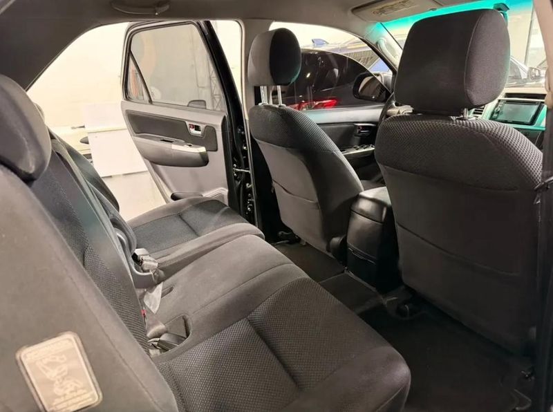 Toyota Fortuner 2014 - imagen secundaria 1