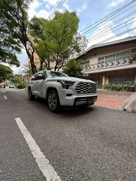 Toyota Sequoia Capstone 2026 Automática Híbrida 4x4 - Nueva 0 KM - imagen secundaria 2