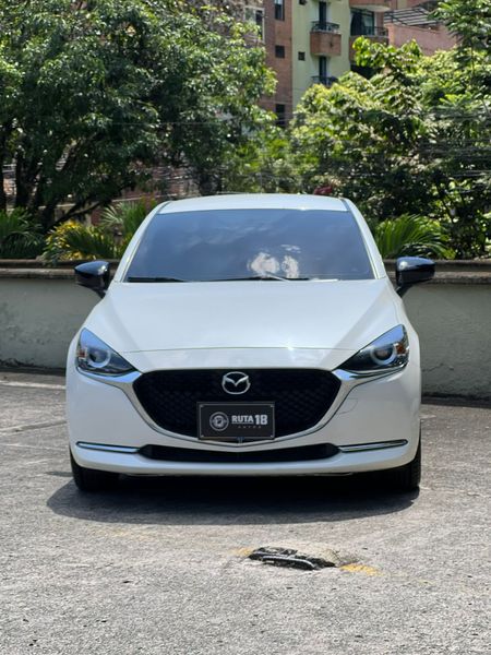Mazda 2 2024 versión carbón edition - imagen 1