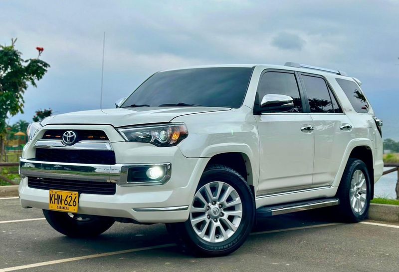 Toyota 4runner 2010 limited  4x4