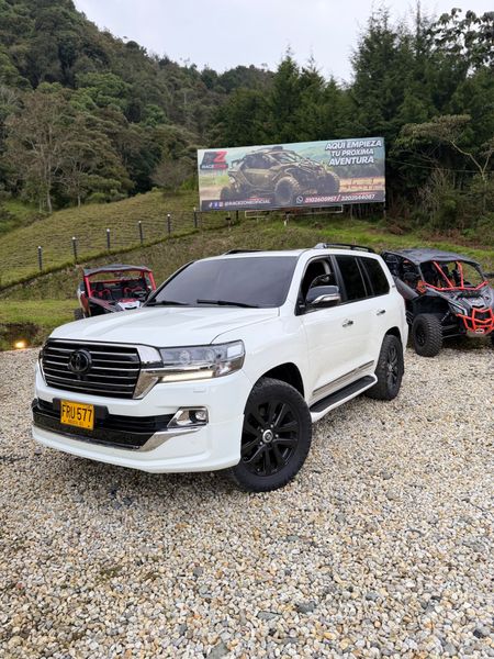 Toyota Sáhara LC200 Excalibur 2018 Blindada 2 FULL EQUIPO - imagen 1