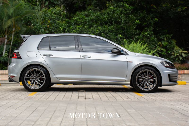 VOLKSWAGEN GOLF GTI 2.0 2016 - imagen secundaria 1