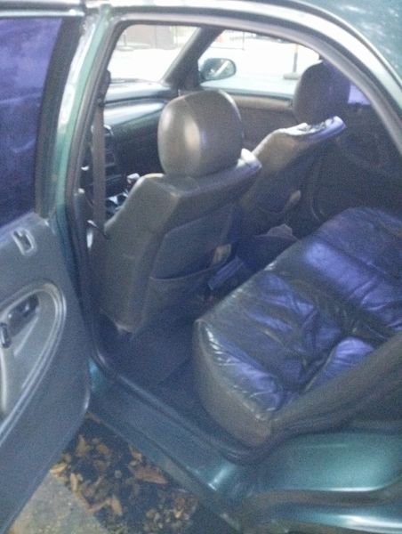 Mazda matsuri nim automático 2.0L - imagen secundaria 1