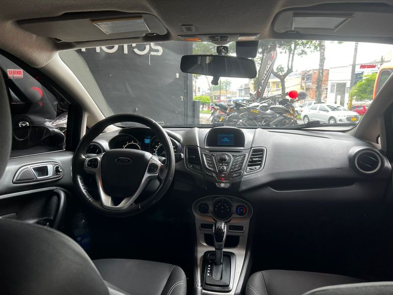 FORD FIESTA SE SEDÁN 2015 - imagen secundaria 2