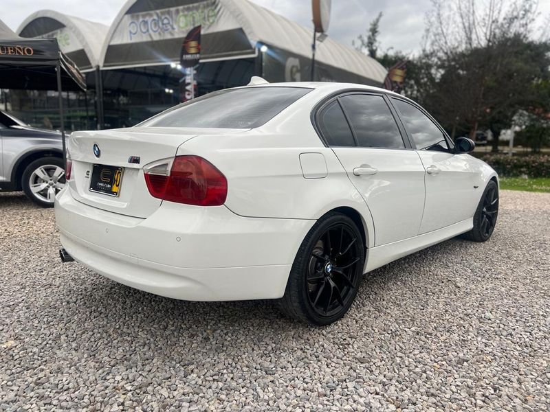 BMW 325i Modelo 2008 - Motor 2.5L - imagen secundaria 2