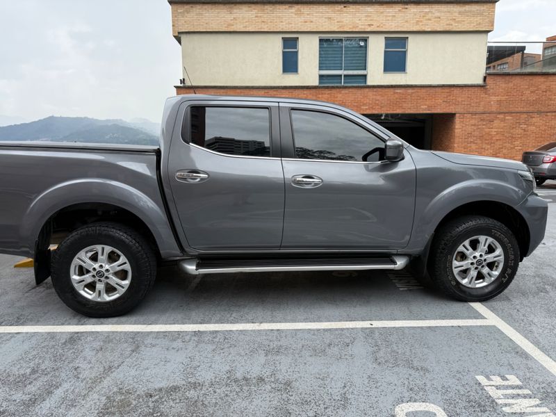 Nissan Frontier 2023 - imagen secundaria 2