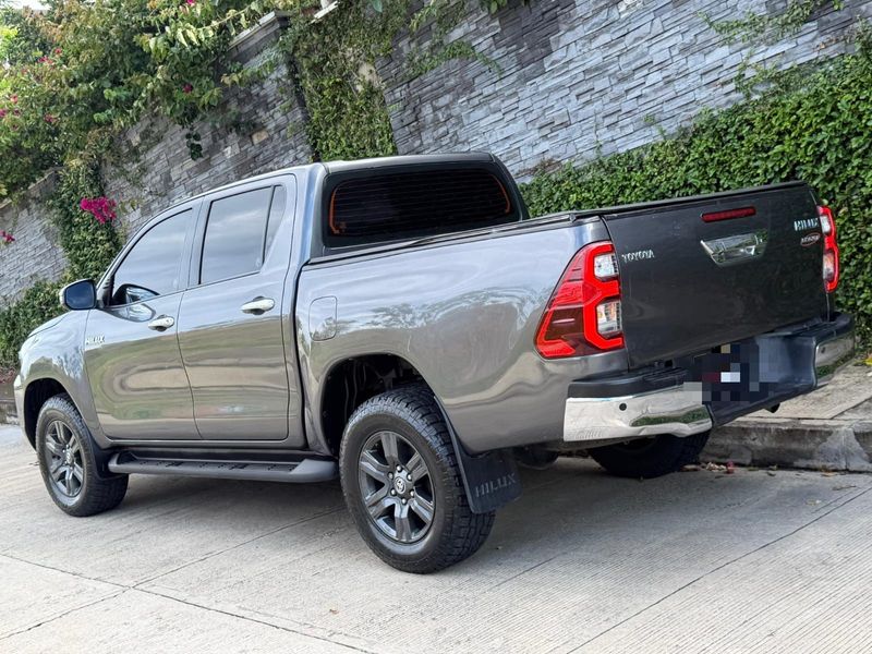 TOYOTA HILUX 2022 2.4 DIESEL - imagen secundaria 2