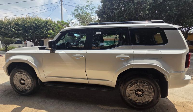 Prado Vx 2026 2.8 Diesel Cero Kms Entrega Inmediata Se Puede Sacar Financiada Recibimos Crédito Aprobado Venta A Nivel Nacional Garantía De Consesionario Para Matricular Como Primer Dueo - imagen secundaria 2