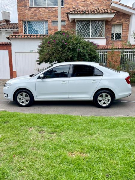 SKODA RAPID STYLE MT 1.6cc MOD 2017    APLICA FINANCIACION - imagen secundaria 1