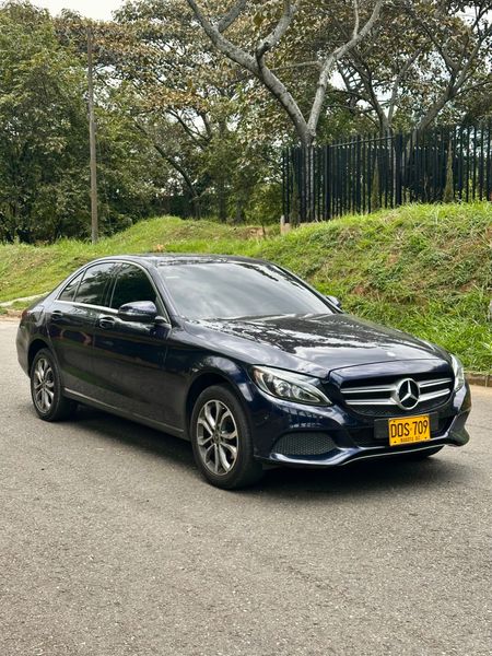 MERCEDES BENZ C180 2017 - imagen secundaria 2