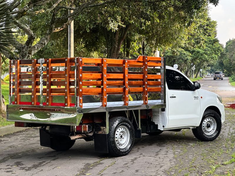 Toyota Hilux 4x2 2014 - imagen secundaria 1