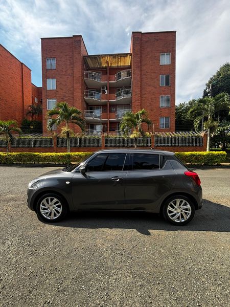 Suzuki Swift HIBRIDO 1.2 manual - imagen secundaria 2