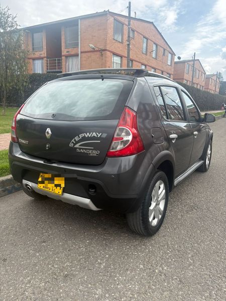 Renault Sandero stepway modelo 2012 - imagen secundaria 2