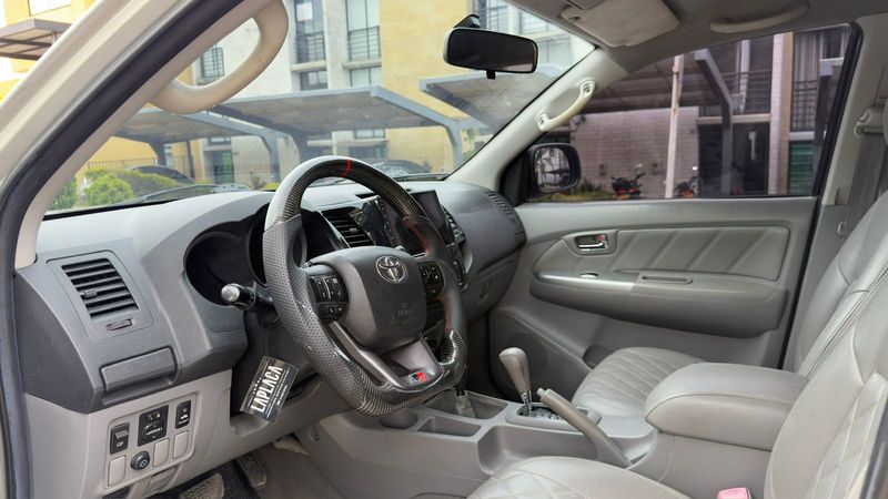 Toyota Hilux Vigo 2010 automática 3.0 - imagen secundaria 2