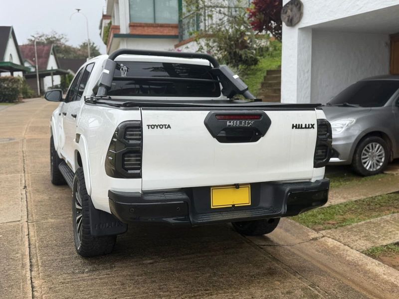 Toyota Hilux SR 2022 - imagen secundaria 2