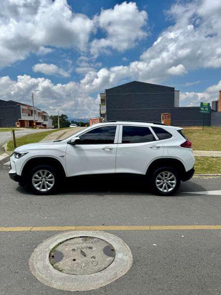 Chevrolet Tracker LS 2022 - imagen secundaria 1