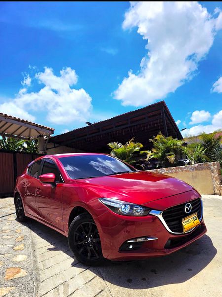 Sport touring mazda 3 2018