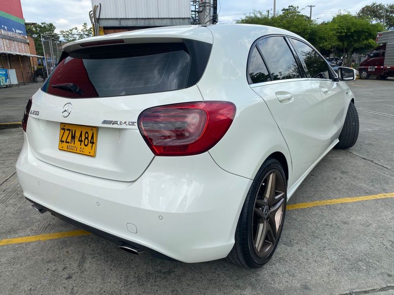 Mercedes-Benz A200 2015 - Paquete AMG - imagen secundaria 2