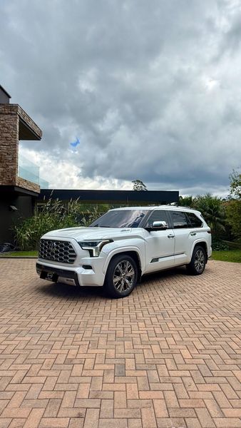 TOYOTA SEQUOIA CAPSTONE 2024 BLINDADA - imagen 1