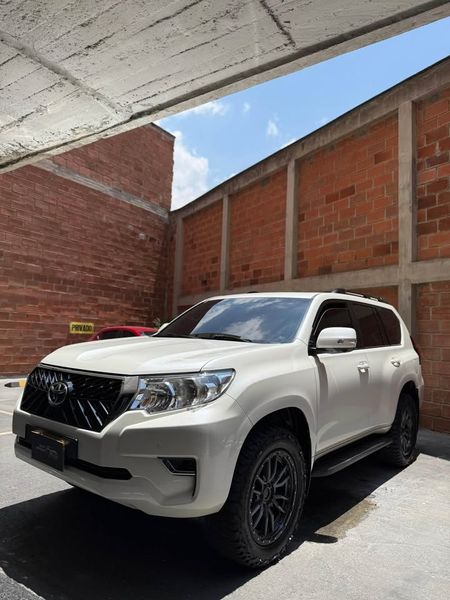 TOYOTA PRADO TXL 3.0 - imagen secundaria 1