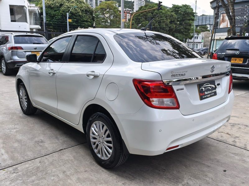 SUZUKI SWIFT DZIRE 2023 1.2 MECÁNICO 36.000 KMS - imagen secundaria 2