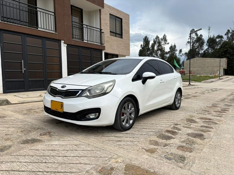 KIA Rio UB EX 2016 - imagen secundaria 2