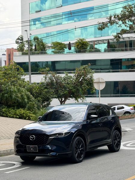 Mazda CX-5 Grand Touring Carbón Edition - imagen secundaria 1
