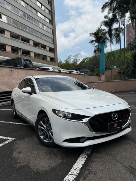 Mazda 3 Touring Híbrido 2023 - imagen secundaria 2