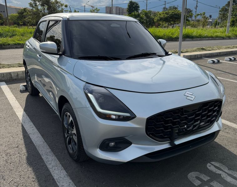 VENDO Suzuki Swift GLX 2025 Automático  COMO NUEVO - imagen secundaria 2