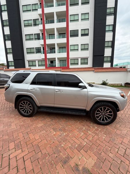 Toyota 4runner sr5 2020 - imagen secundaria 1