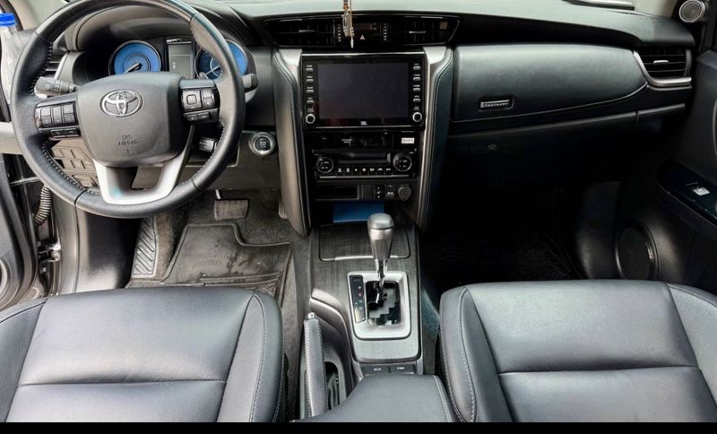 Toyota Fortuner SRV 2023 diesel - imagen secundaria 1