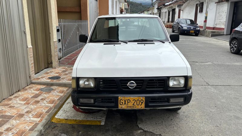 NISSAN D21 MODELO 2008 DOBLE CABINA - imagen secundaria 2