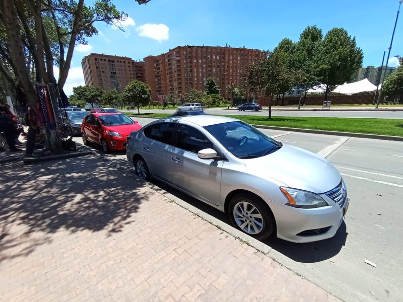 Nissan Sentra avance Mod 2016 - imagen secundaria 1