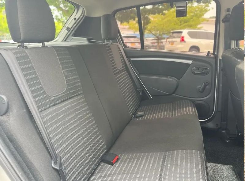 Renault Sandero Expression 2015 - imagen secundaria 2