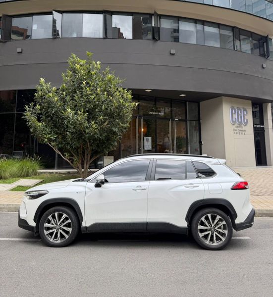 Toyota Corolla Cross SE-G Hybrid - imagen secundaria 2