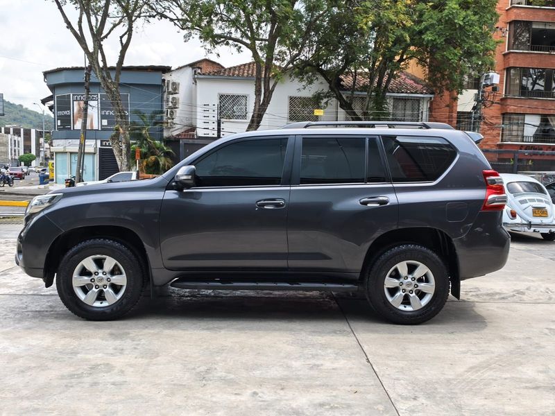 TOYOTA PRADO 2014 TXL 3.0 TURBO DIÉSEL 4X4 - imagen secundaria 1