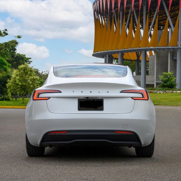 Tesla Modelo 3 2026 - imagen secundaria 2