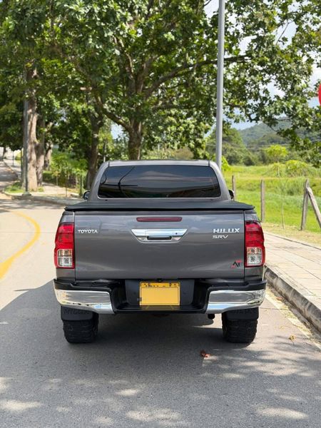 TOYOTA HILUX  2020  2.8 DIESEL AUT  BLINDAJE 2 - imagen secundaria 2