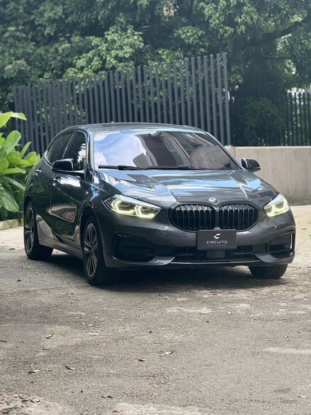 BMW 118i - imagen secundaria 1