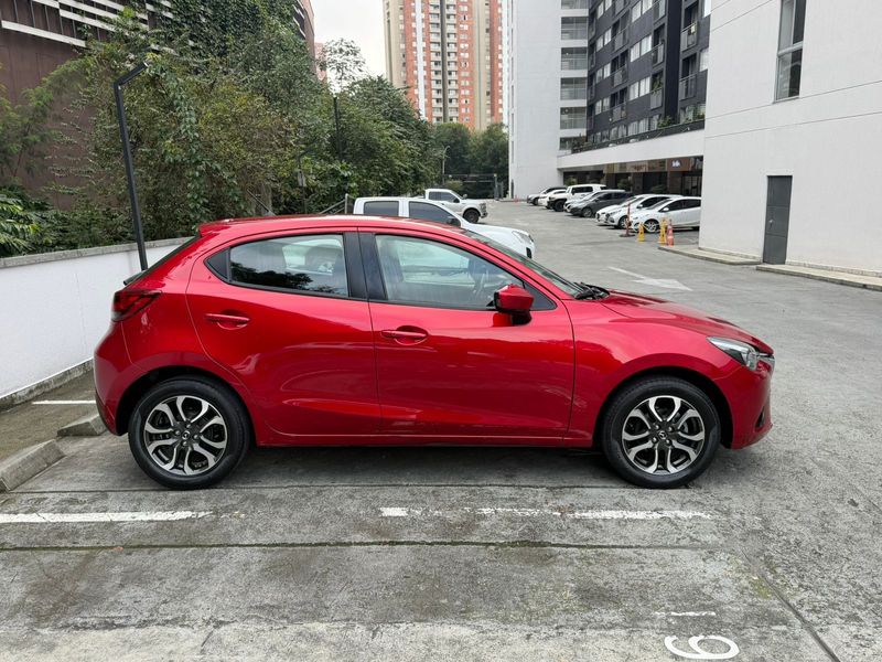 MAZDA 2 GRAND TOURING AUTOMÁTICO 2017 - imagen secundaria 1