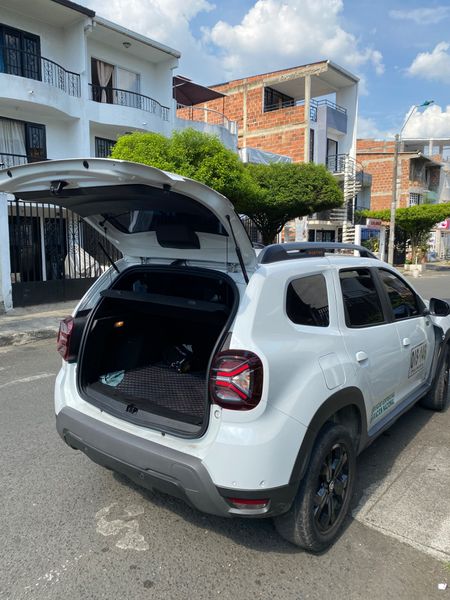 Renault Duster Iconic Turbo 4x4 - imagen secundaria 2