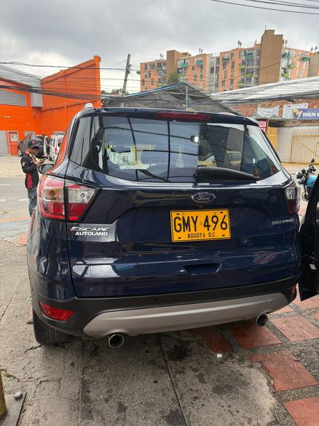 Ford Escape Titanium 2019  2.0L Turbo Full Equipo - imagen secundaria 2