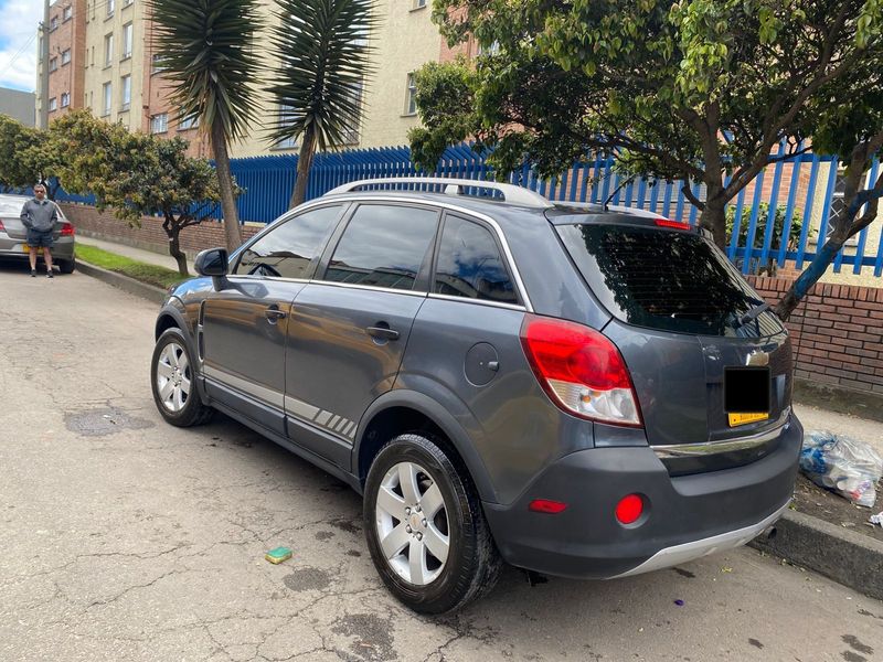 Chevrolet Captiva modelo 2012 - imagen secundaria 1