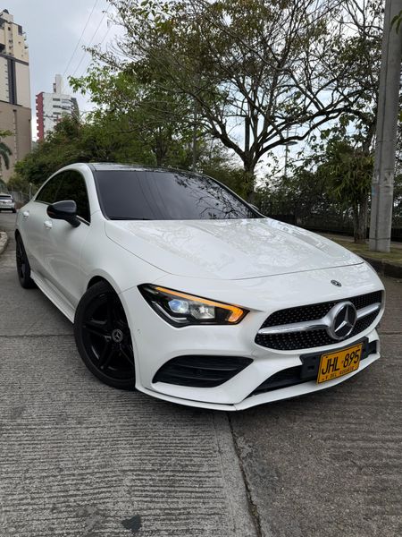 Mercedes Benz Cla 180 AMG Line 2020 - imagen secundaria 1