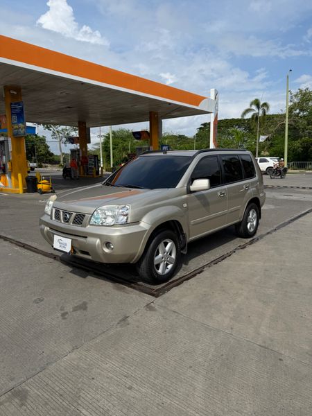 Nissan X-Trail 2.5cc 4x4 2012 - imagen 1