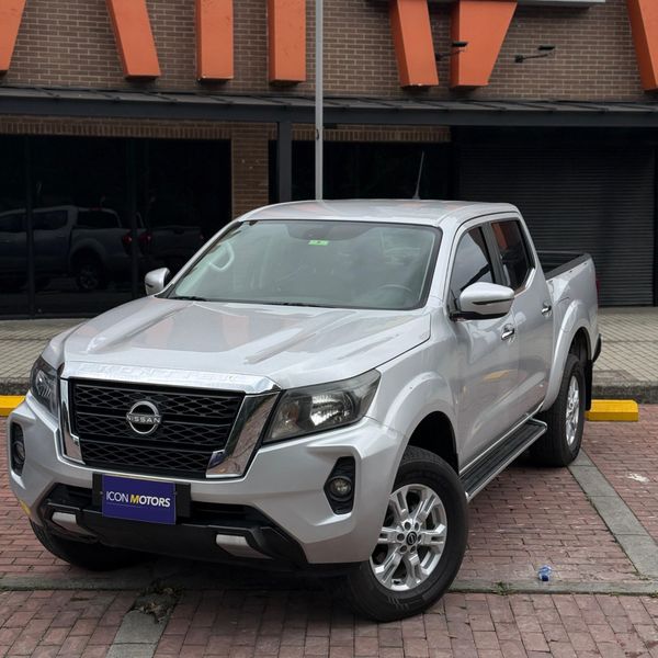 Nissan Frontier XE 4x4 Gasolina 2023 - imagen secundaria 2