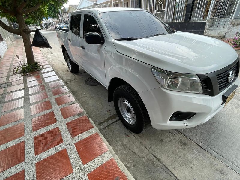 Nissan Frontier 2.5 turbo diesel 4x4 modelo 2020 - imagen secundaria 2