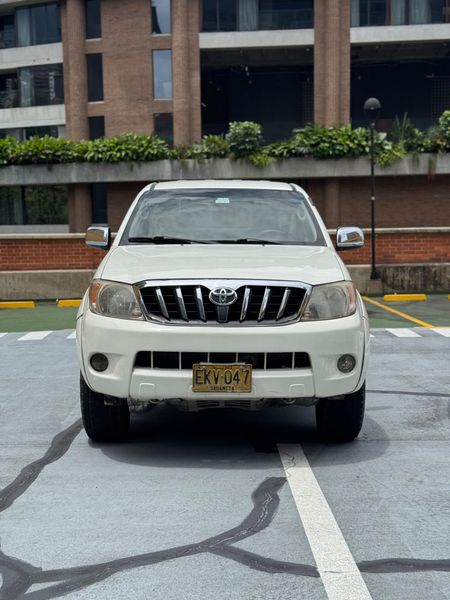 Toyota Hilux 2.7 MT 2006 - imagen secundaria 1