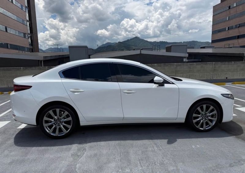 Mazda 3 grand touring lx 2022 - imagen secundaria 2